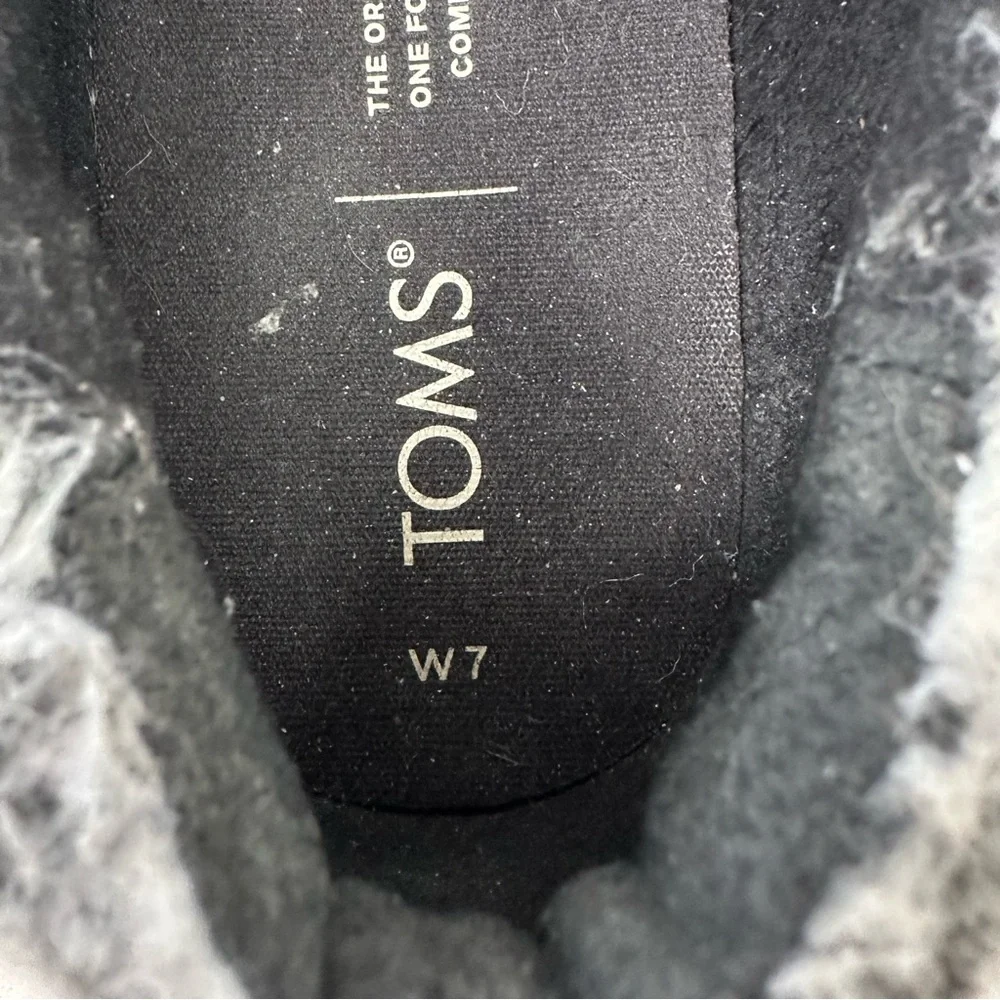 TOMS Sherpa Plaid Slip On Platform Shoes Gray White Cozy Women’s 7 - Picture 9 of 10